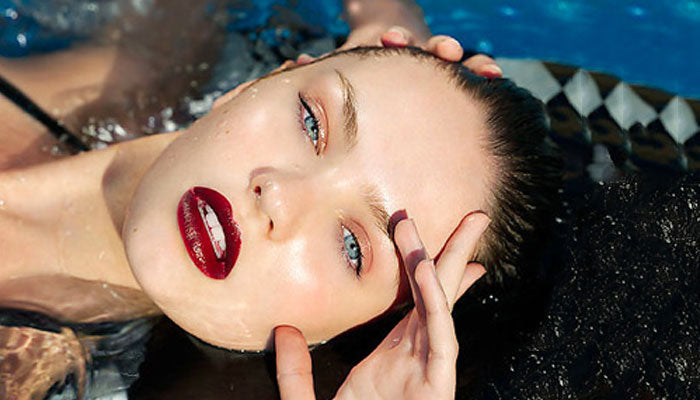 Comparing the Best Waterproof vs. Non-Waterproof Makeup Products